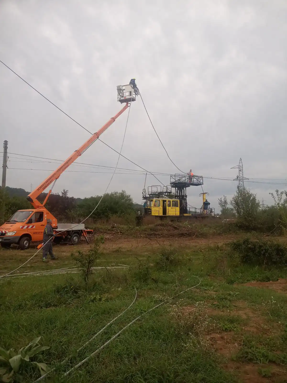 ДИНЧЕВ ЛИФТ - Автовишка под наем