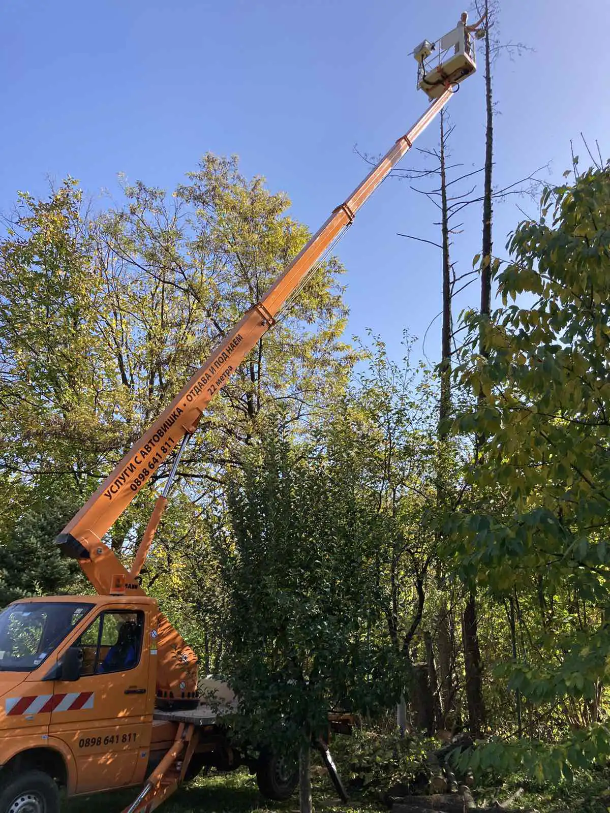 ДИНЧЕВ ЛИФТ - Автовишка под наем