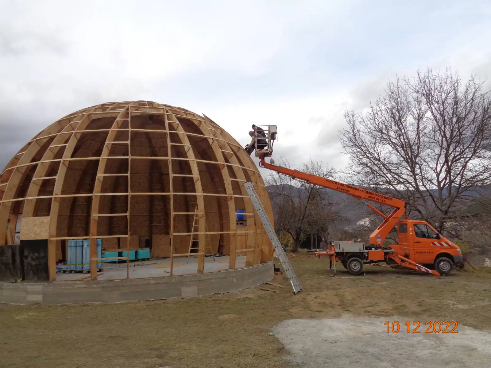 ДИНЧЕВ ЛИФТ - Автовишка под наем