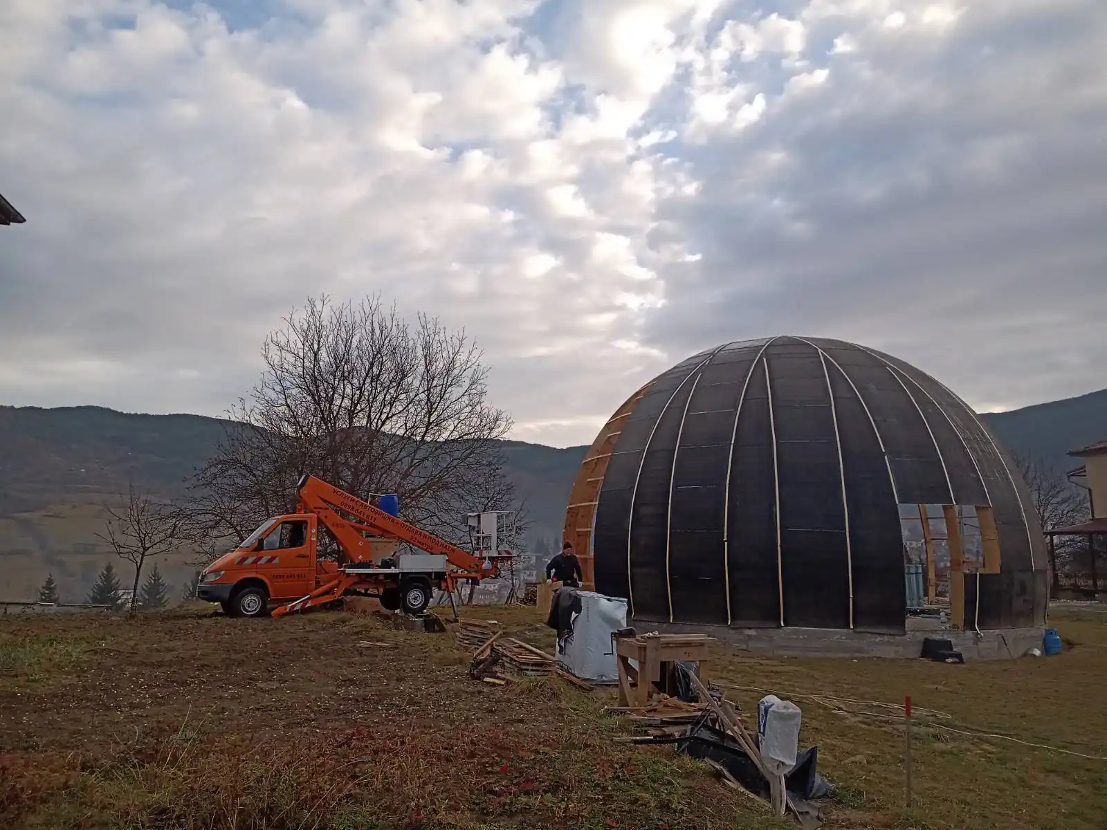 ДИНЧЕВ ЛИФТ - Автовишка под наем