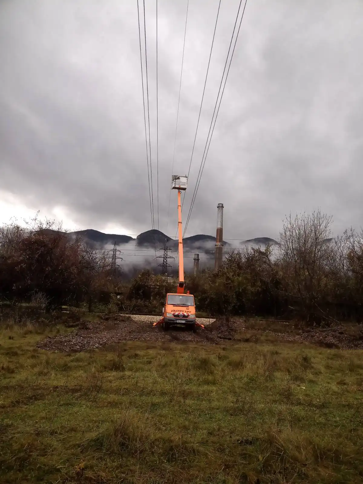 ДИНЧЕВ ЛИФТ - Автовишка под наем