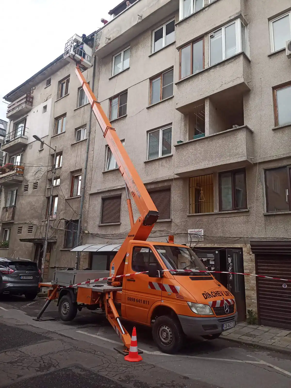 ДИНЧЕВ ЛИФТ - Автовишка под наем