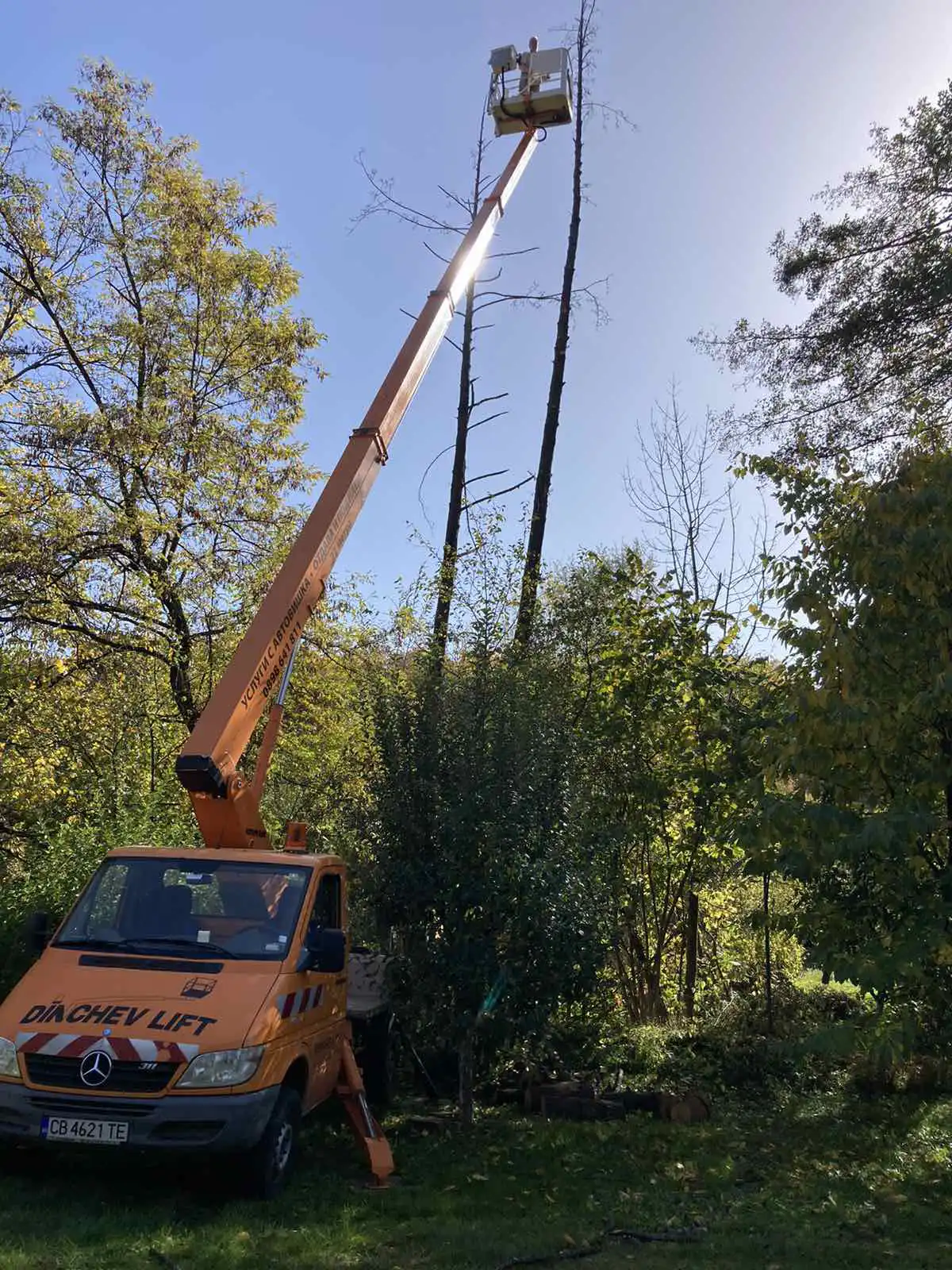 ДИНЧЕВ ЛИФТ - Автовишка под наем