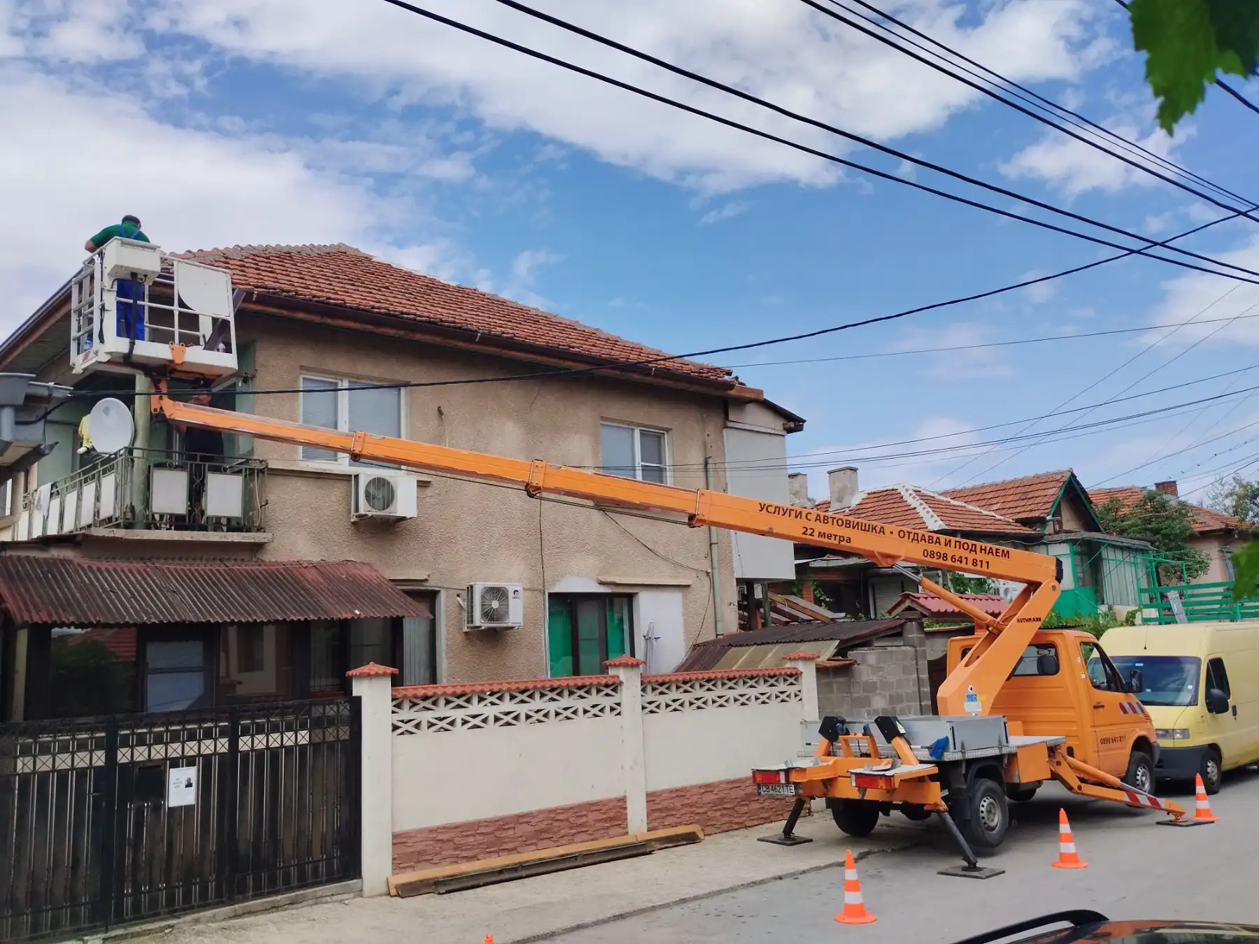 ДИНЧЕВ ЛИФТ - Автовишка под наем